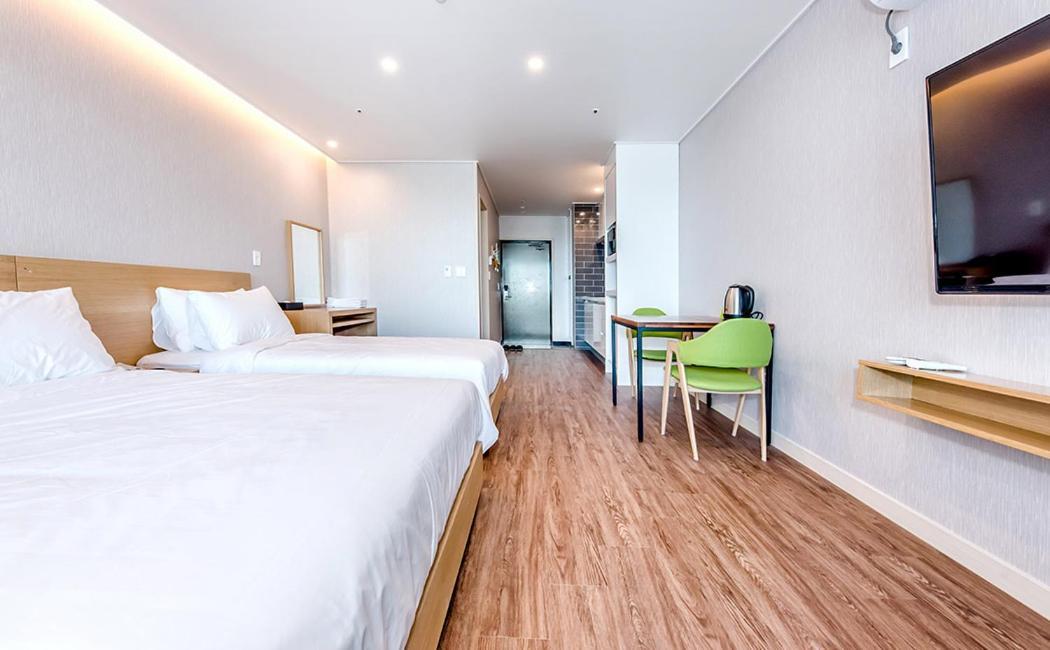 Jnb Hotel Seogwipo Exterior foto